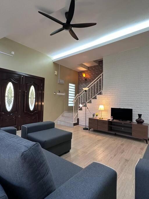 Luxury Spacious Corner Holiday home Ipoh