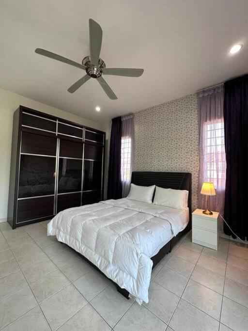 Luxury Spacious Corner