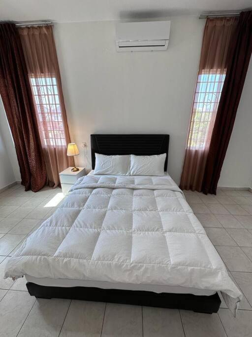 Luxury Spacious Corner Holiday home *