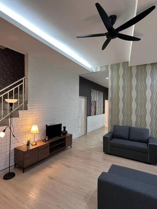 Luxury Spacious Corner Holiday home