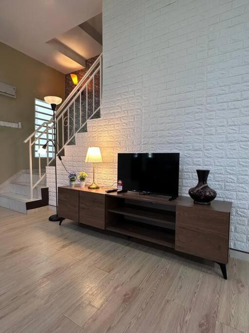 Luxury Spacious Corner Holiday home Ipoh